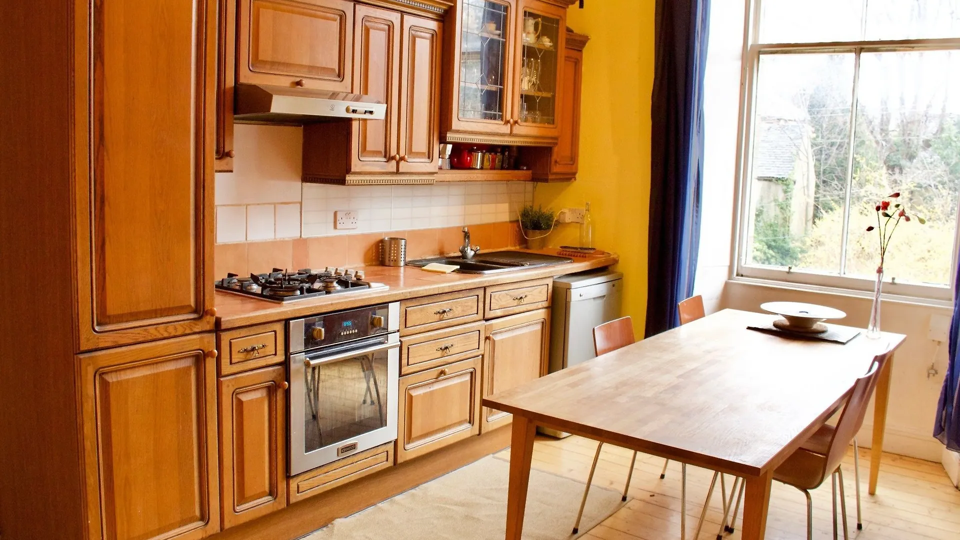 2 Bedroom Flat In Morningside 爱丁堡 公寓